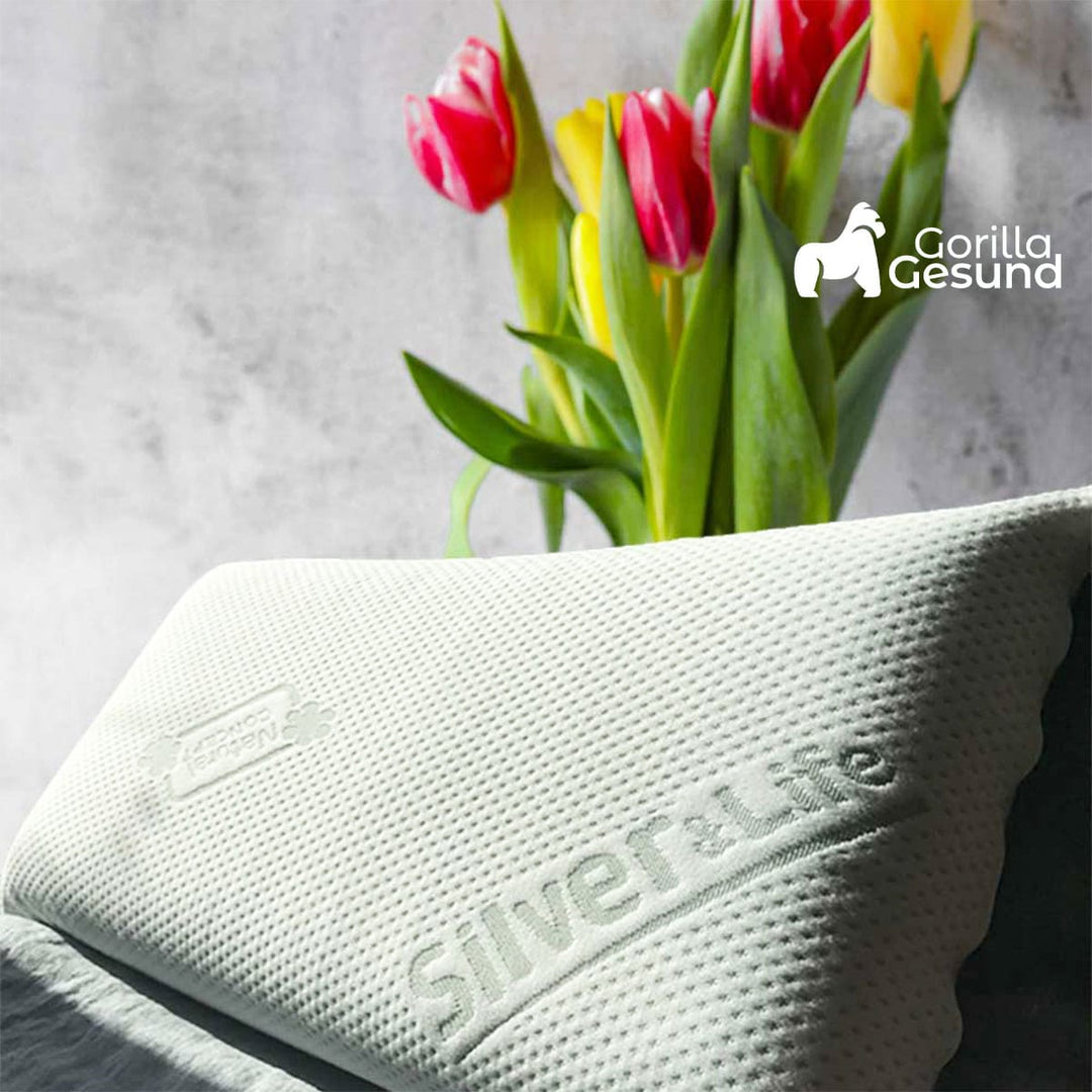 gorilla-gesund-orthopaedisches-nackenstuetzkissen-aus-memory-schaum-mit-silver-life-bezug-1